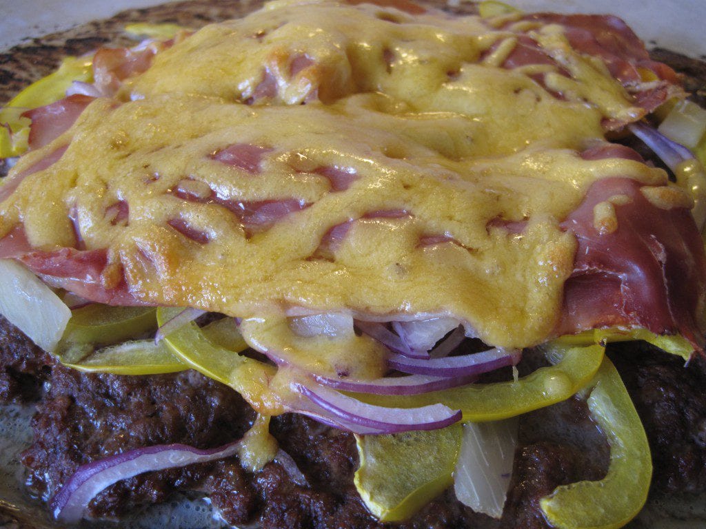 sund, meatzza, kødfuld pizza, kulhydrater, 5:2, opskrift, nem, lækkert