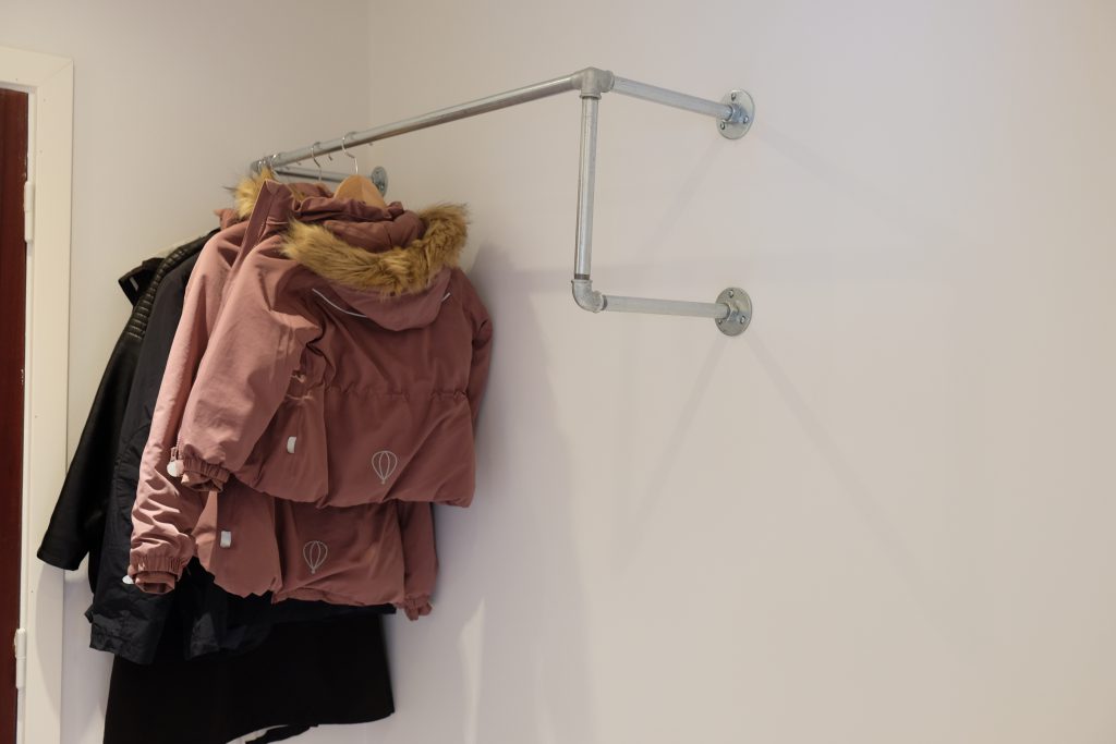 gangen, renovering, garderobe, vandrør, julelys